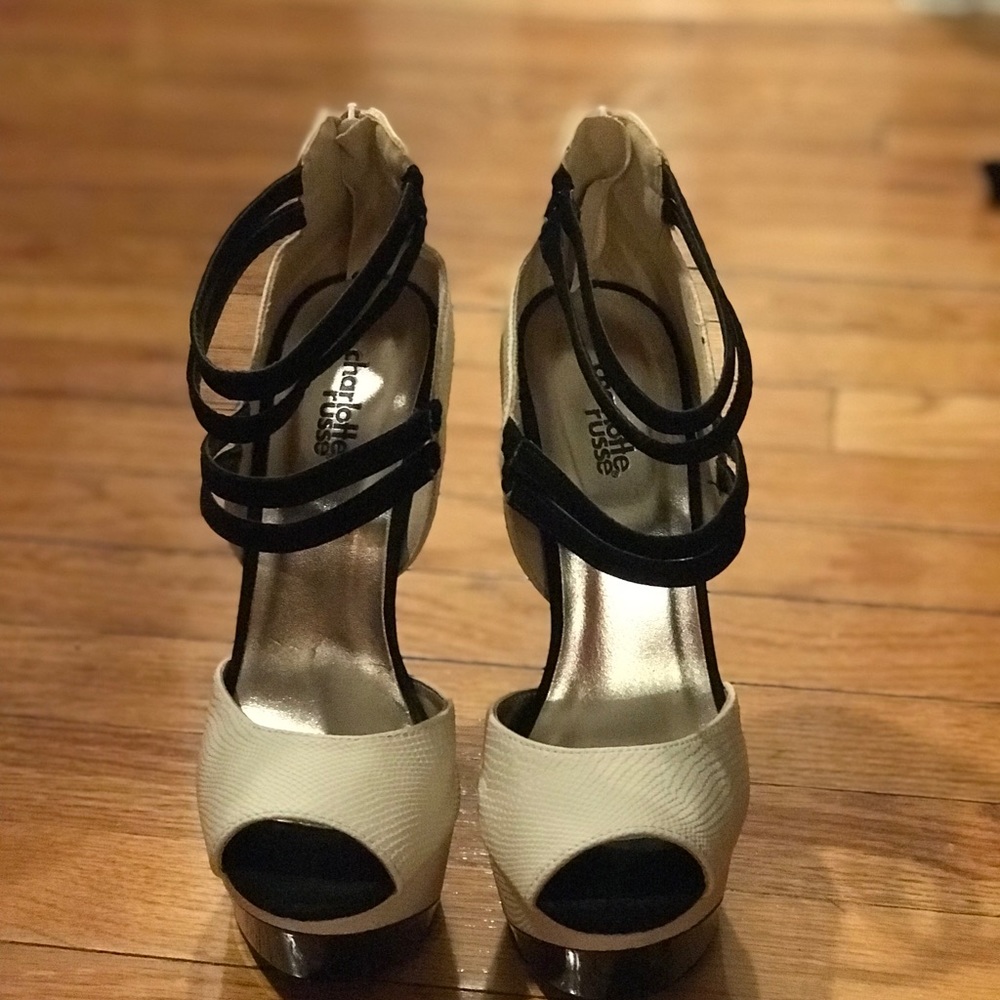 Size 7 used but like new Charlotte Russe